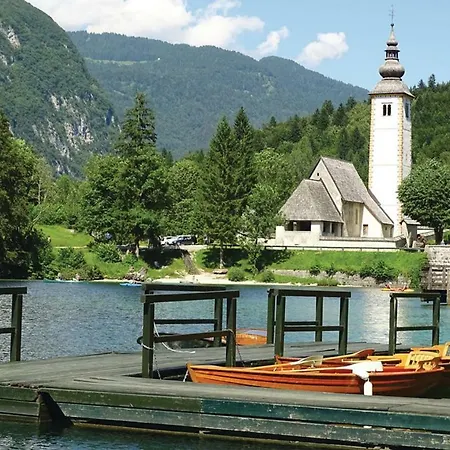 In Nature Reserve Apartman *